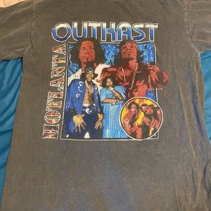 ⭐️2/$10 OUTKAST T-shirt small